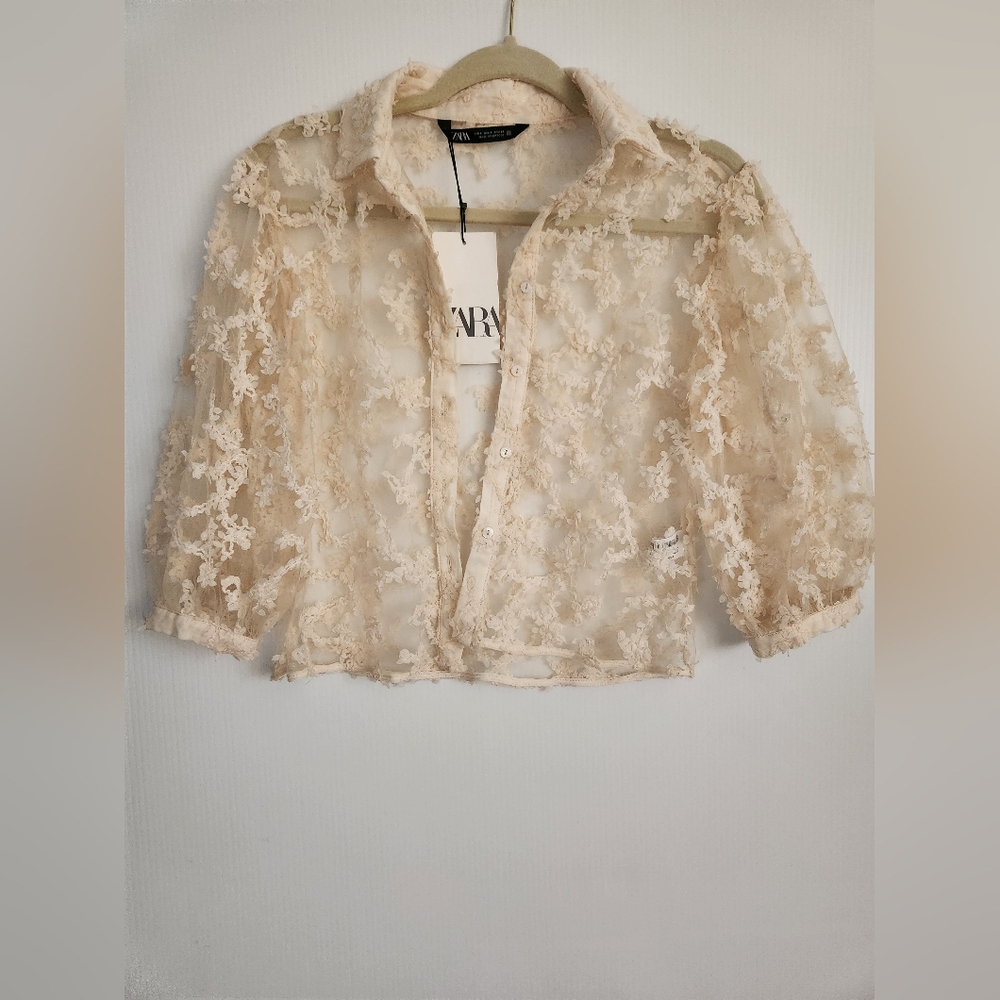 Zara Cream 3d Floral Lace Button Down Shirt, Size Small